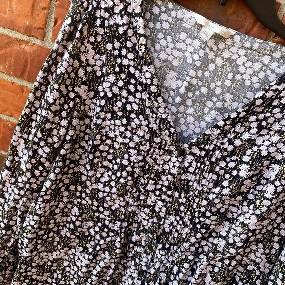 LC Lauren Conrad Womens XL Black Floral Long Sleeve Button Peasant Top - Picture 3 of 9